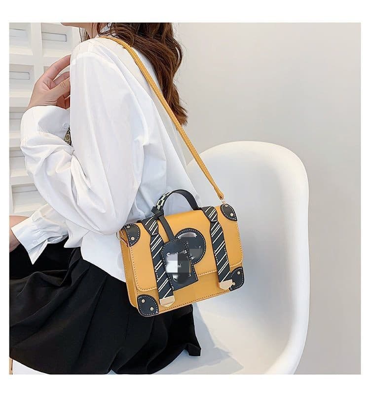 Hogwarts Satchel 16