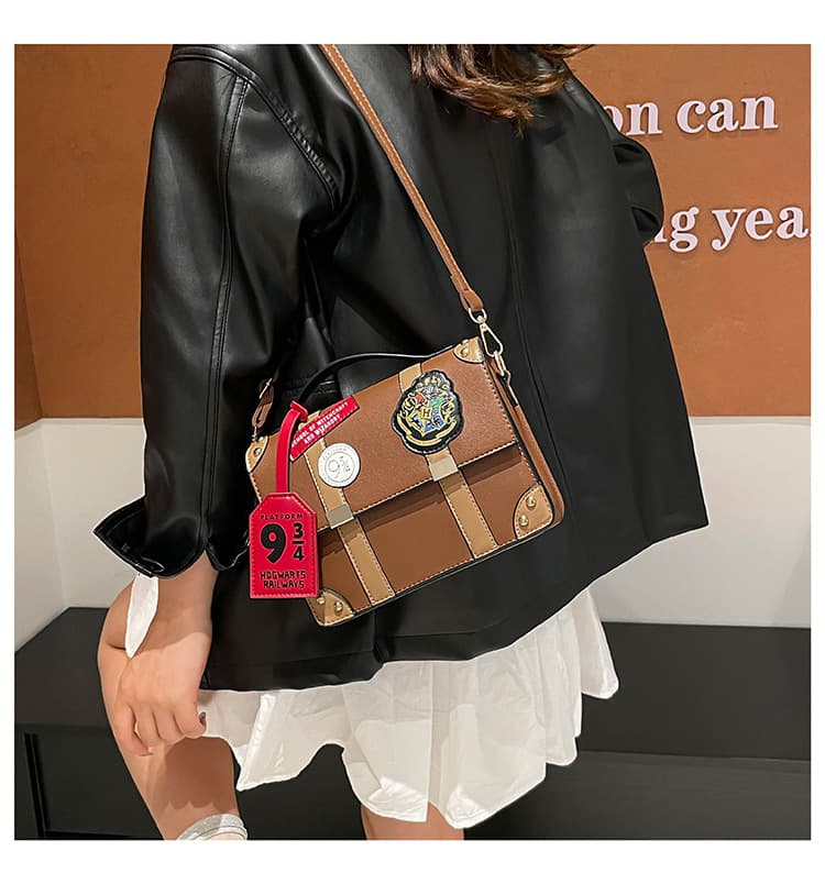 Hogwarts Satchel 17