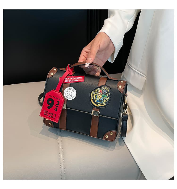 Hogwarts Satchel 18